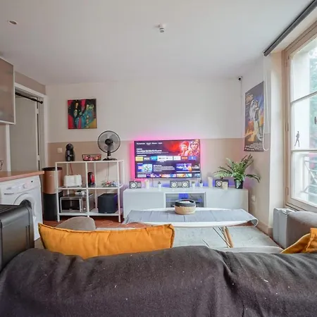 Charming Design Apt In The Marais In Paris * Párizs